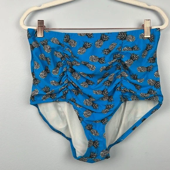 Torrid plus size 12/14 (0 & 1) 2 pc peplum underwire pushup top & ruched bottoms - Picture 3 of 10